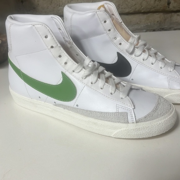Nike Blazer mid 77 womens old school basketball high tops - Picture 2 of 13